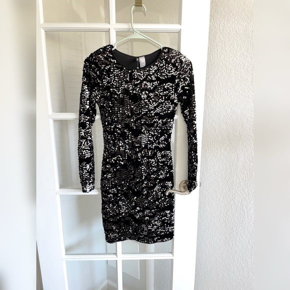 H&M Dresses & Skirts - Festive dress